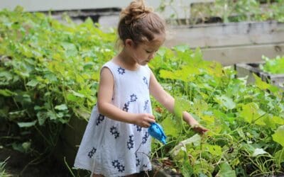 5 Simple Tips to Get Your Kids In the Garden This Summer